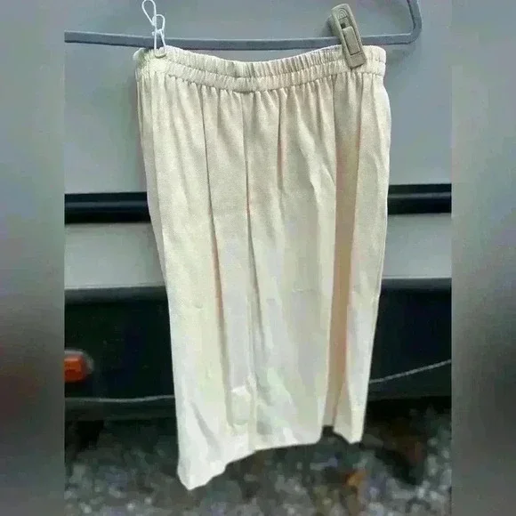 Vintage NWT 2 piece skirt set. R&M Richard’s by Karen Kwong. Vintage 80s/90s - Picture 15 of 16